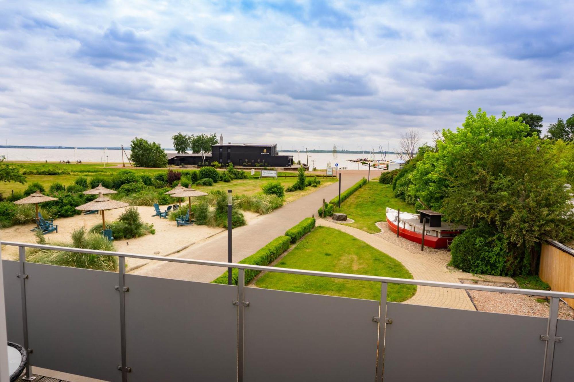 Haus Strandglueck - Urlaub Mit Blick Auf Den Duemmer See Apartment Lembruch Exterior foto